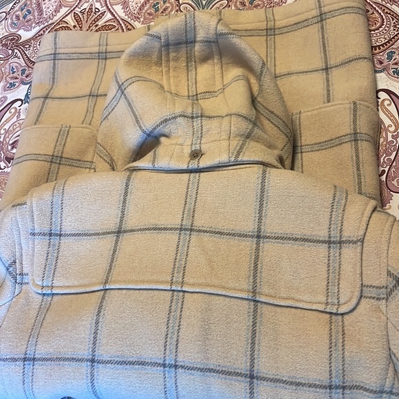 Ines de La Fressange and Uniqlo colab beige plaid duffle coat - Picture 12 of 12